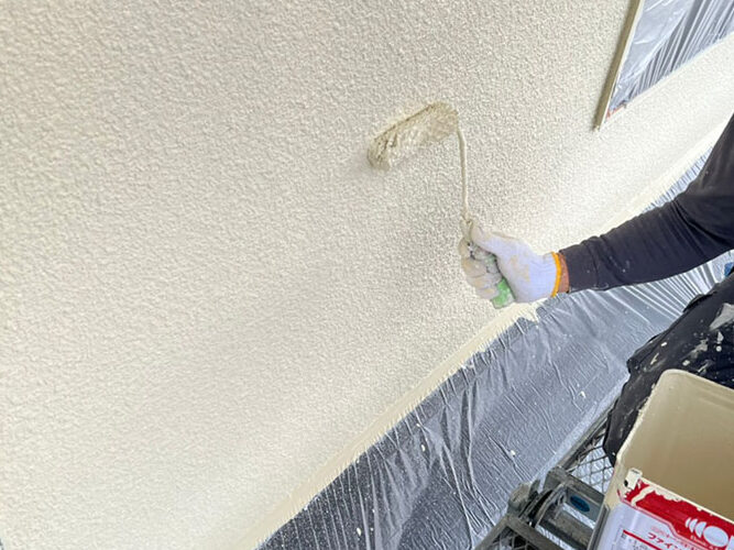 外壁塗装を丁寧に行うGlobal Ascensionの職人